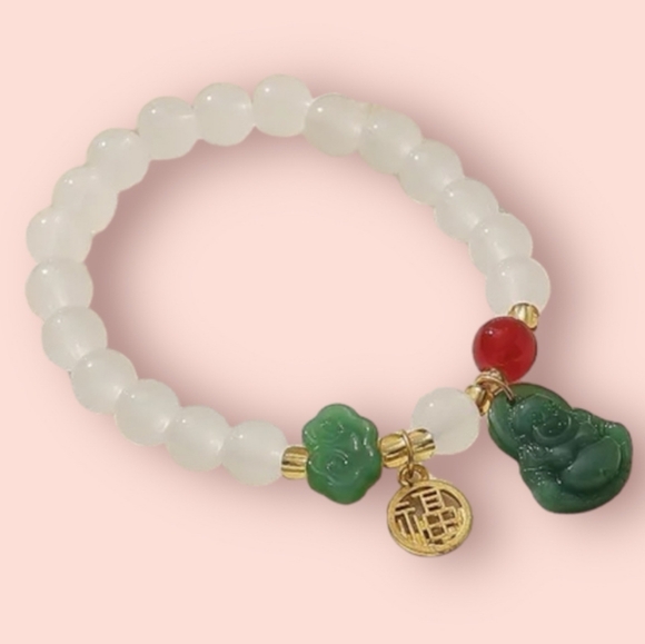 🥳 2/$9 CLEARANCE PRICE❣️ White Buddha Bracelet - Picture 2 of 2